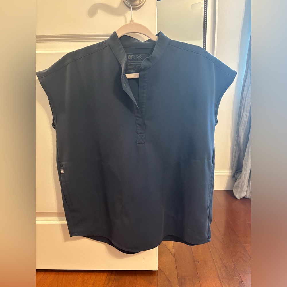 Figs Women's Top in Dark Gray